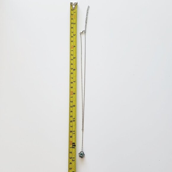 Green aventurine caged pearl drop on a antique style silver rosary necklace - Picture 6 of 9